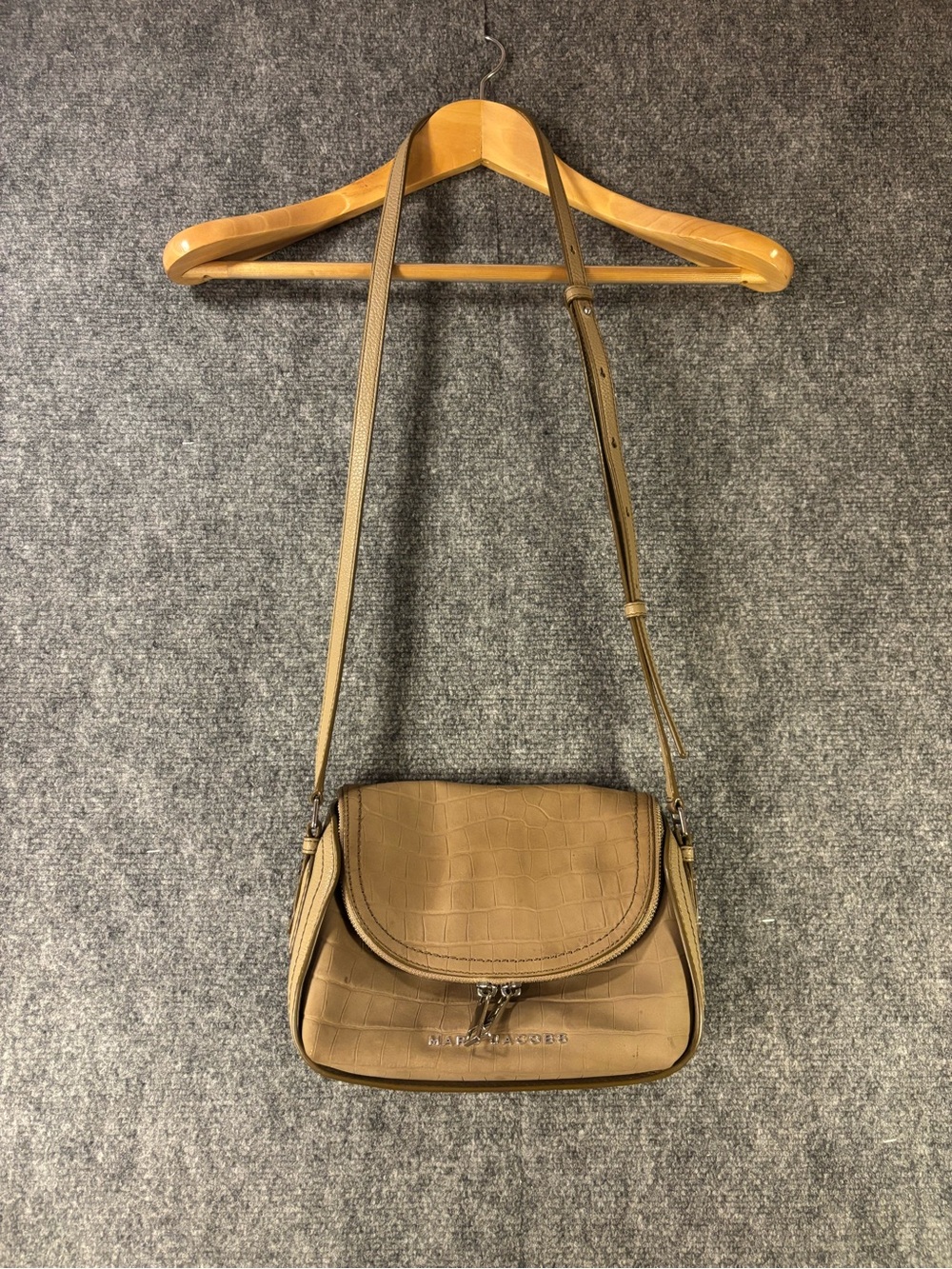 Marc Jacobs The Groove Crossbody Bag Greige